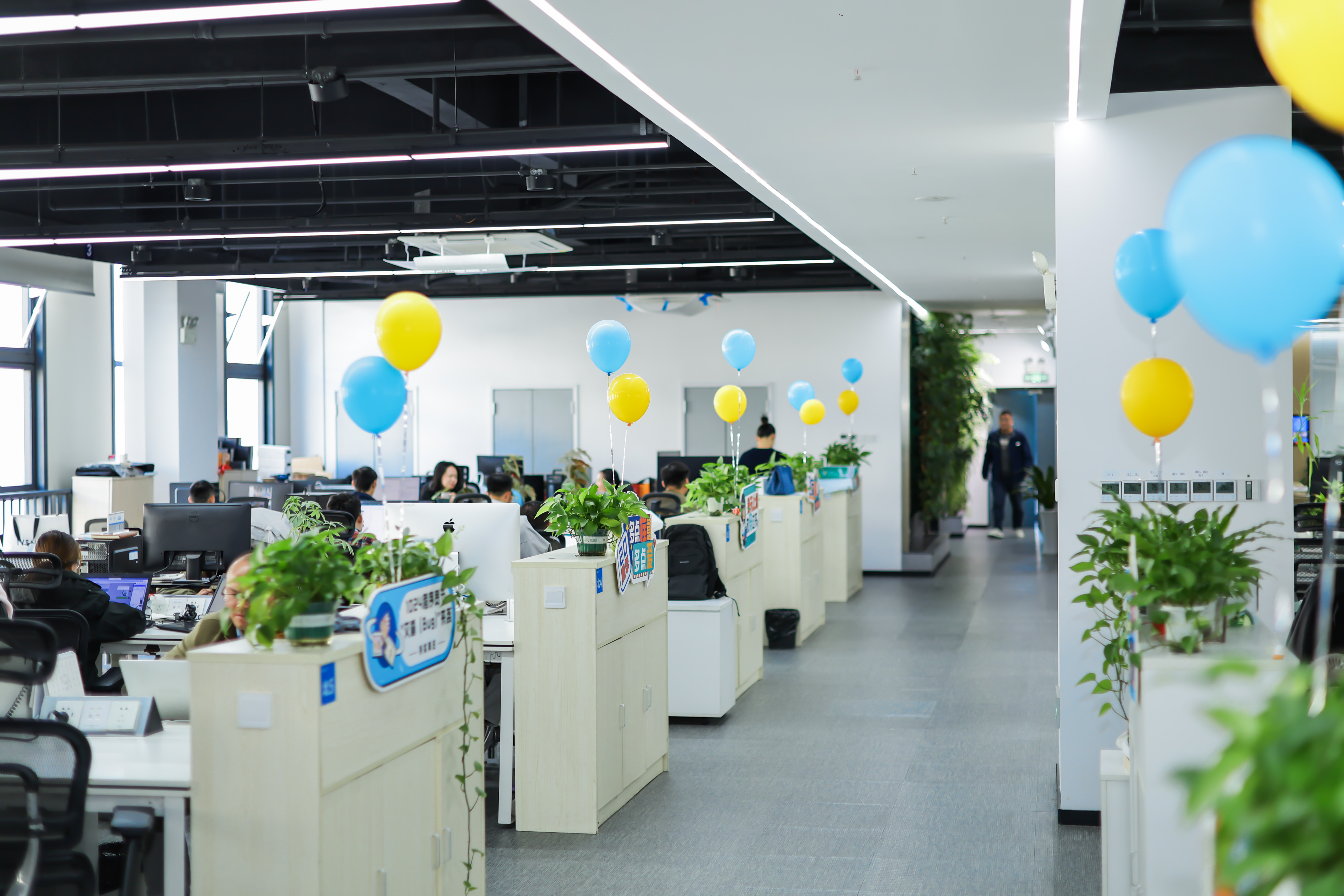 Celebrating 20 Years of Innovation — and Our Incredible Developers! (图2) Celebrating 20 Years of Innovation — and Our Incredible Developers! (图2)